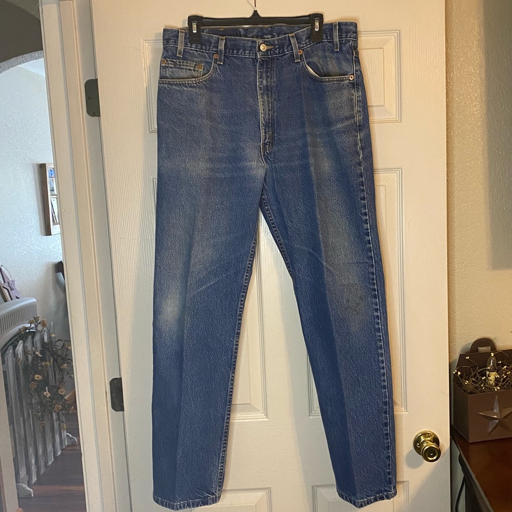 Levi’s Vintage 505 Regular Fit Straight Leg Men’s Jeans. Size 38x32. Made in USA